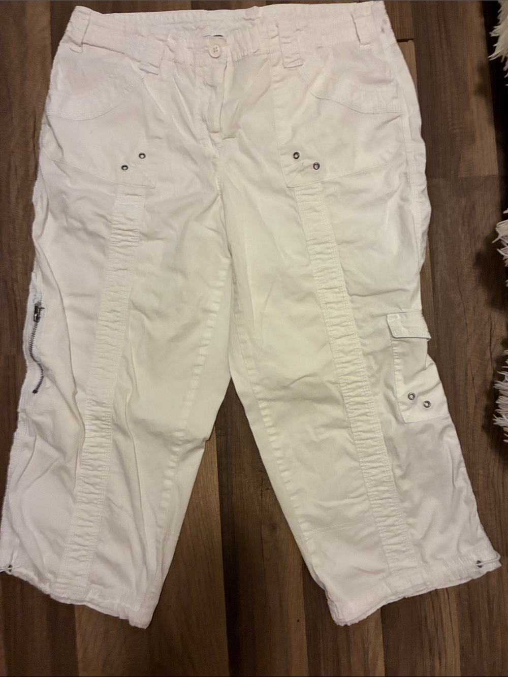Style & Co. White Cotton Cargo Capris- Like New- Size 14
